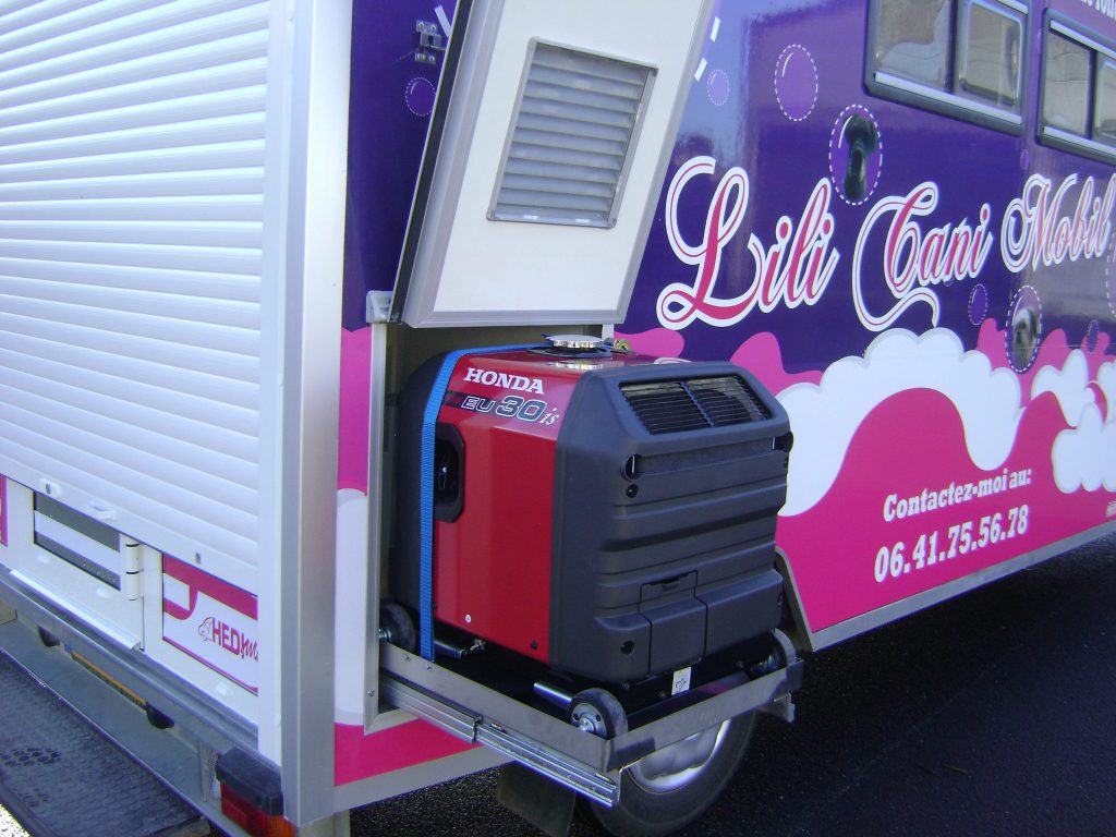 Camion toilettage canin Hedimag salon toilettage mobile