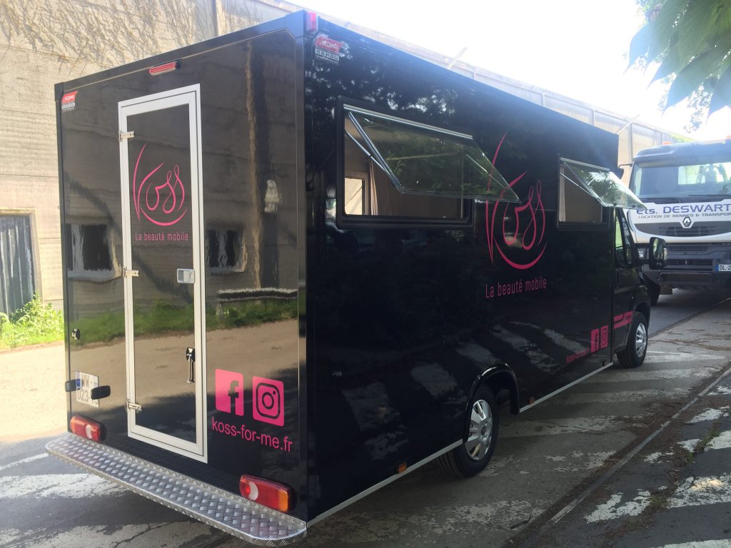 camion coiffure barber truck barbier mobile