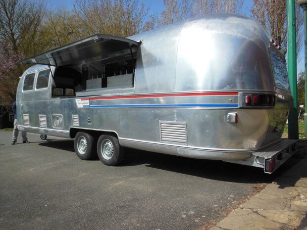 Airstream, remorque américaine converti en restaurant par Hedimag