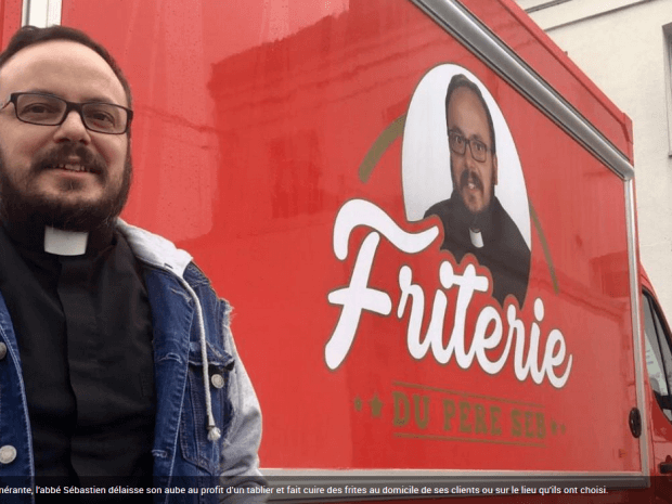 Un camion friterie Hedimag réalisé pour un curé