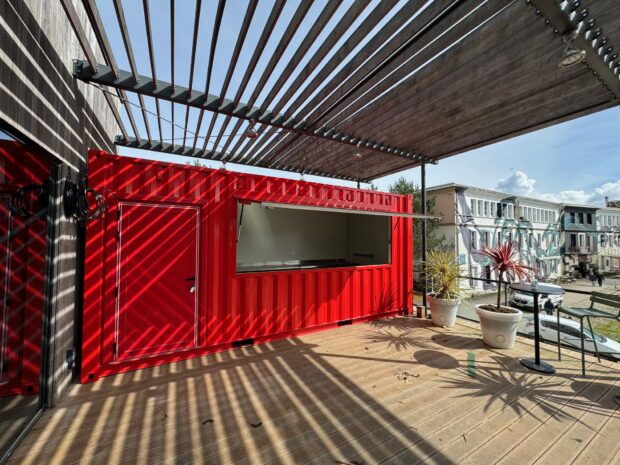 Un container restaurant qui en met plein la vue !